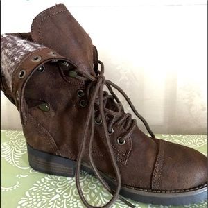 Brown American Eagle boots